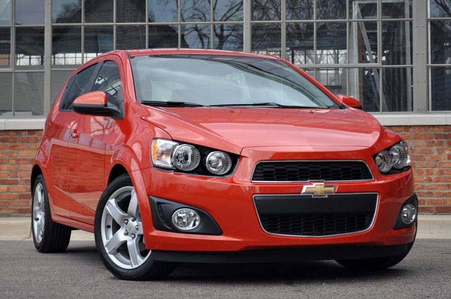  Chevrolet Sonic LTZ 2012 года  (фото 37 из 48)